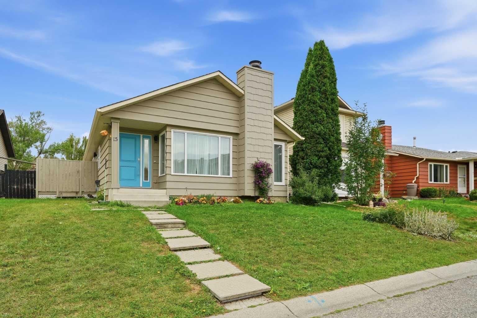 Property Photo:  15 Deersaxon Road SE  AB T2J 6T1 
