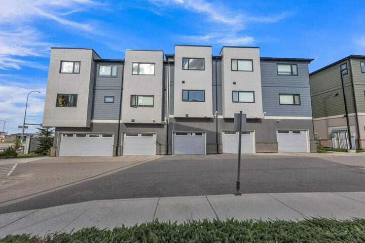 Property Photo: 218 Sherwood Square NW 903 AB T3R 0Y2