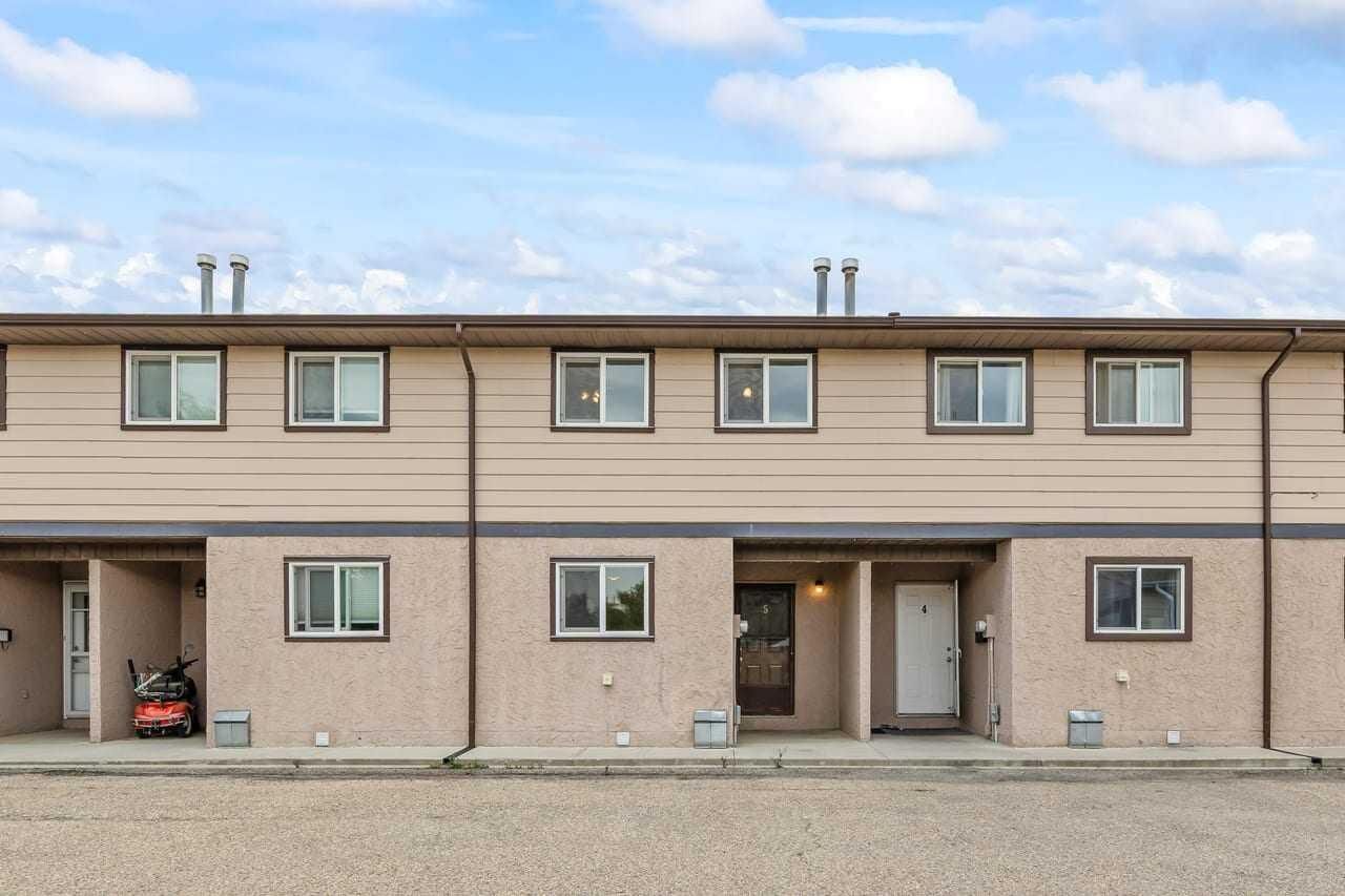 Property Photo:  1706 22 Avenue 5  AB T0M 0W0 