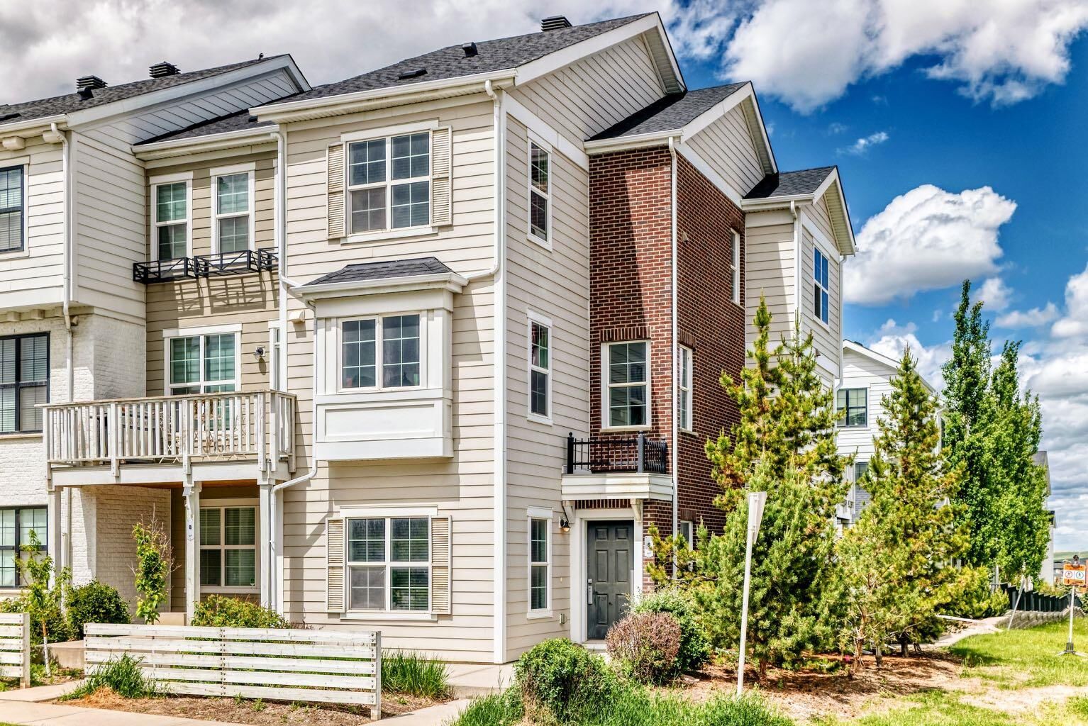 Property Photo:  6 Nolan Hill Gate NW  AB T3R 0T9 