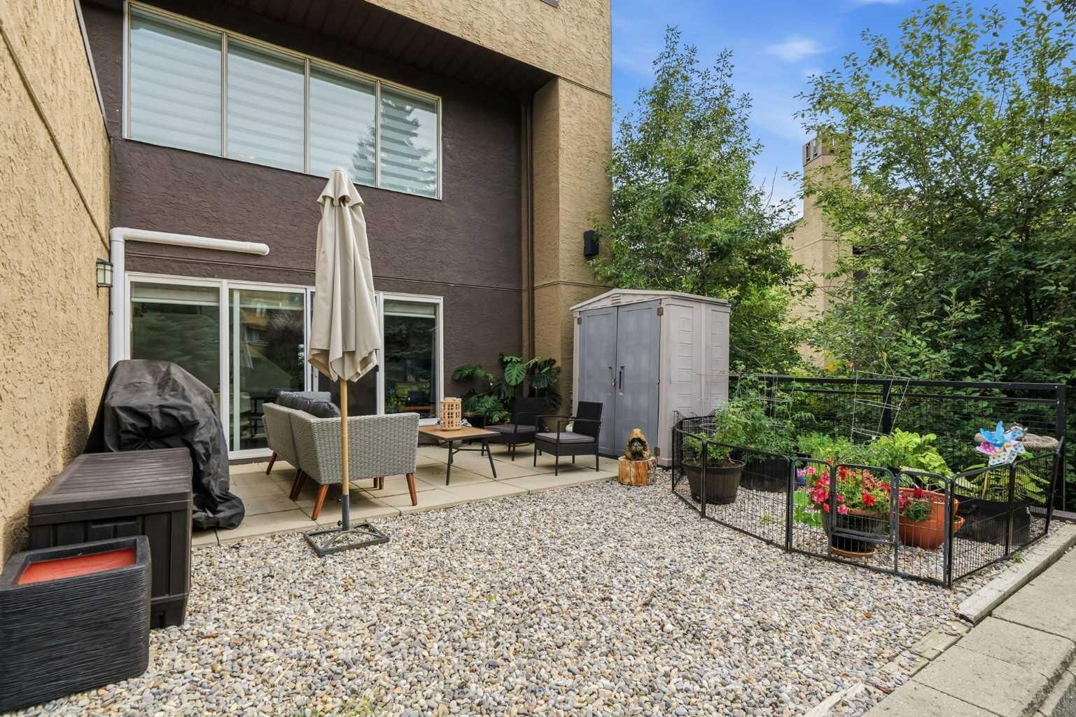 Property Photo:  219 Village Terrace SW 7  AB T3H 2L3 