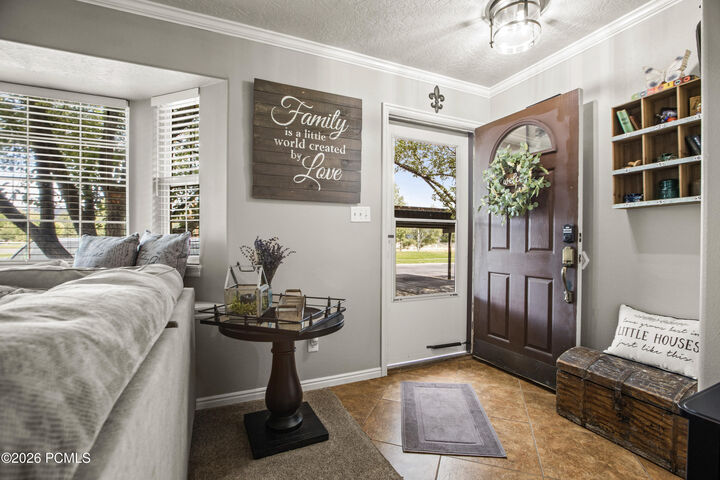 Property Photo:  886 N Hamlet Circle Circle  UT 84049 