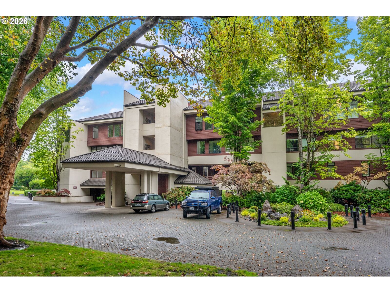 Property Photo:  5250 S Landing Square Dr  OR 97239 