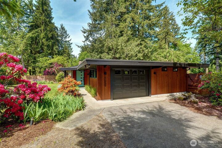 Property Photo:  17050 NE 95th Street  WA 98052 