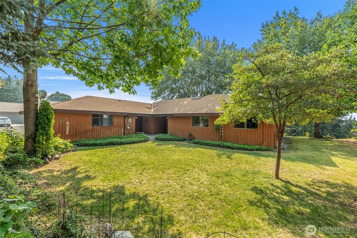 Property Photo: 110 View Ridge Circle WA 98801