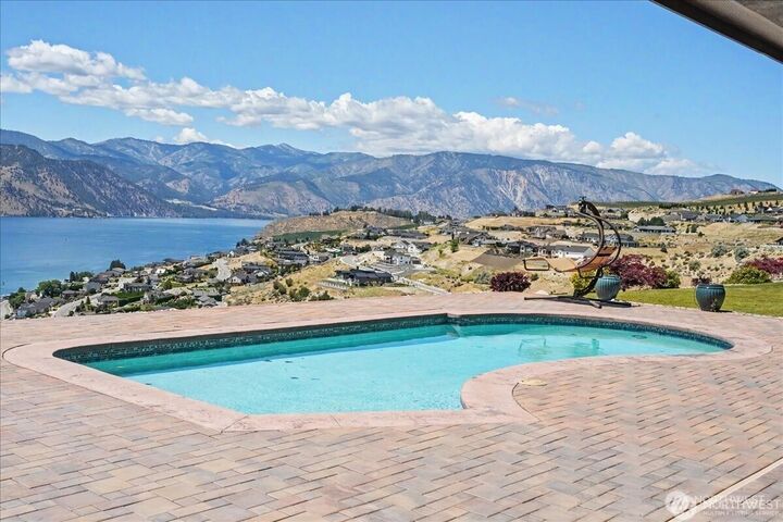 Property Photo:  333  Highpoint Place  WA 98816 
