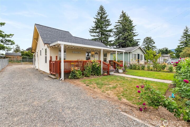 Property Photo:  610  Strandell St.  WA 98247 