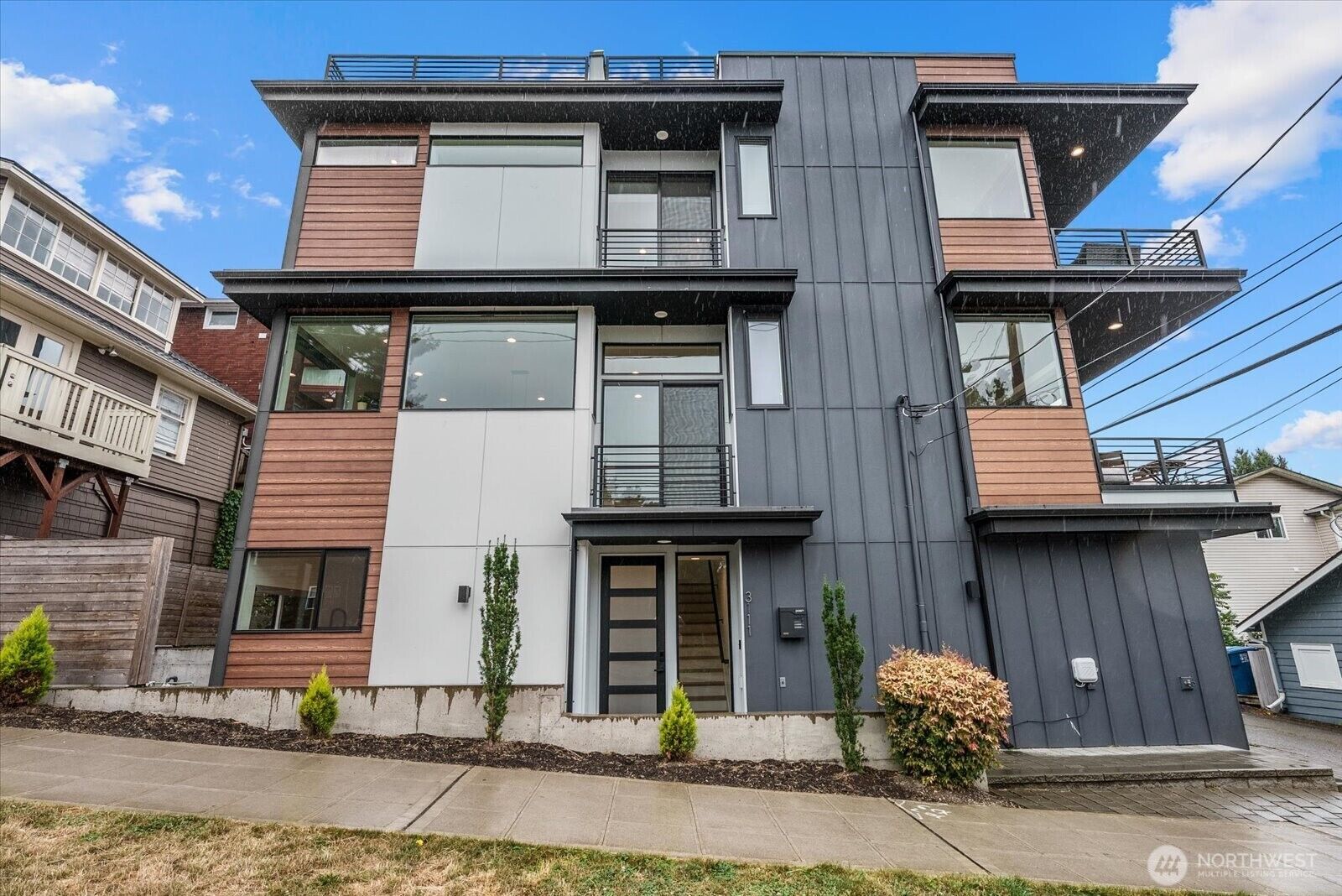 Property Photo:  3111  Queen Anne Avenue N  WA 98109 