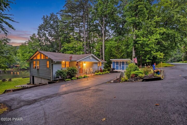 Property Photo:  135 Outer Drive  PA 18328 