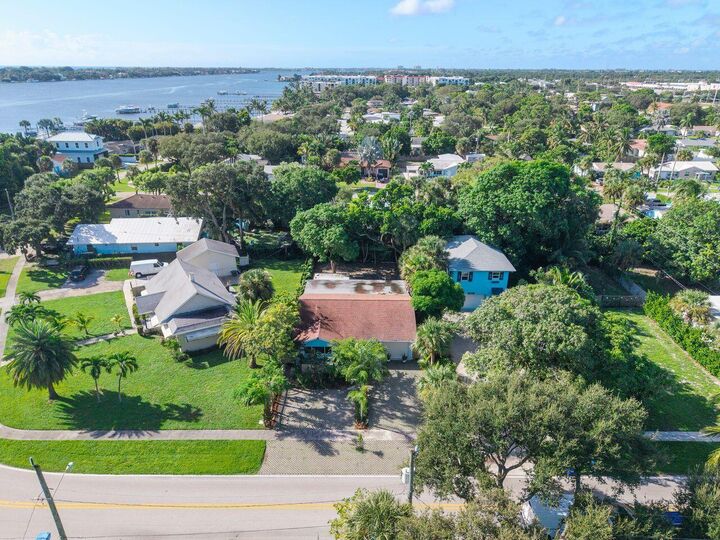 Property Photo: 545 S Lake Drive FL 33462