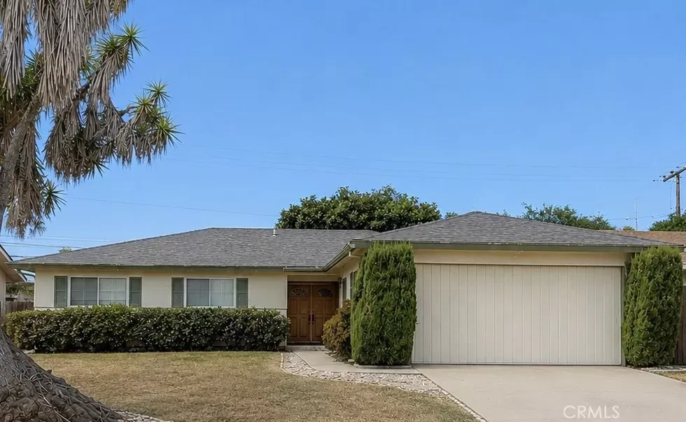 Property Photo:  707 La Roda  CA 93111 