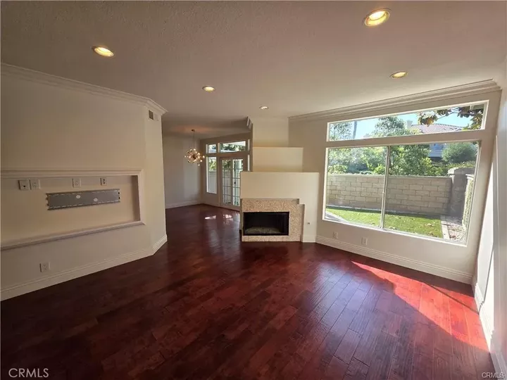 Property Photo:  122 Stoney Pointe  CA 92677 