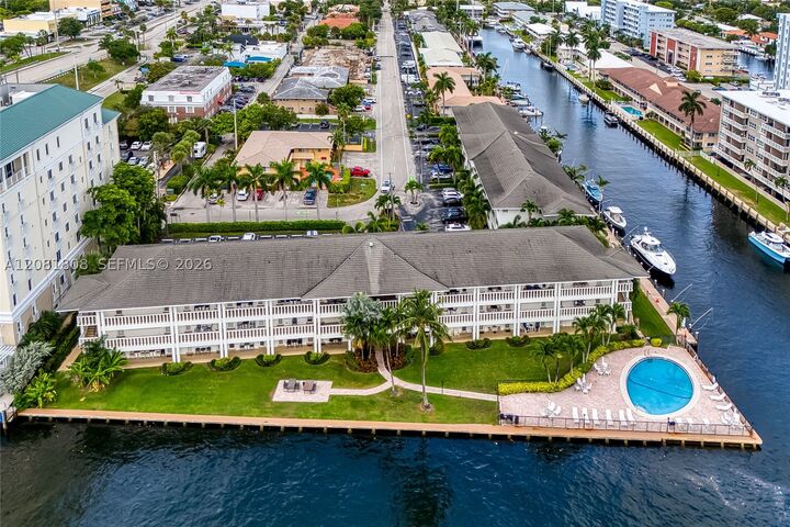 Property Photo:  2895 NE 32nd St 205  FL 33306 