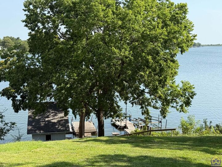 Property Photo:  212 S Shore Dr  KS 66846 