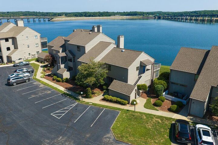 Property Photo:  41 The Moorings  VA 23927 