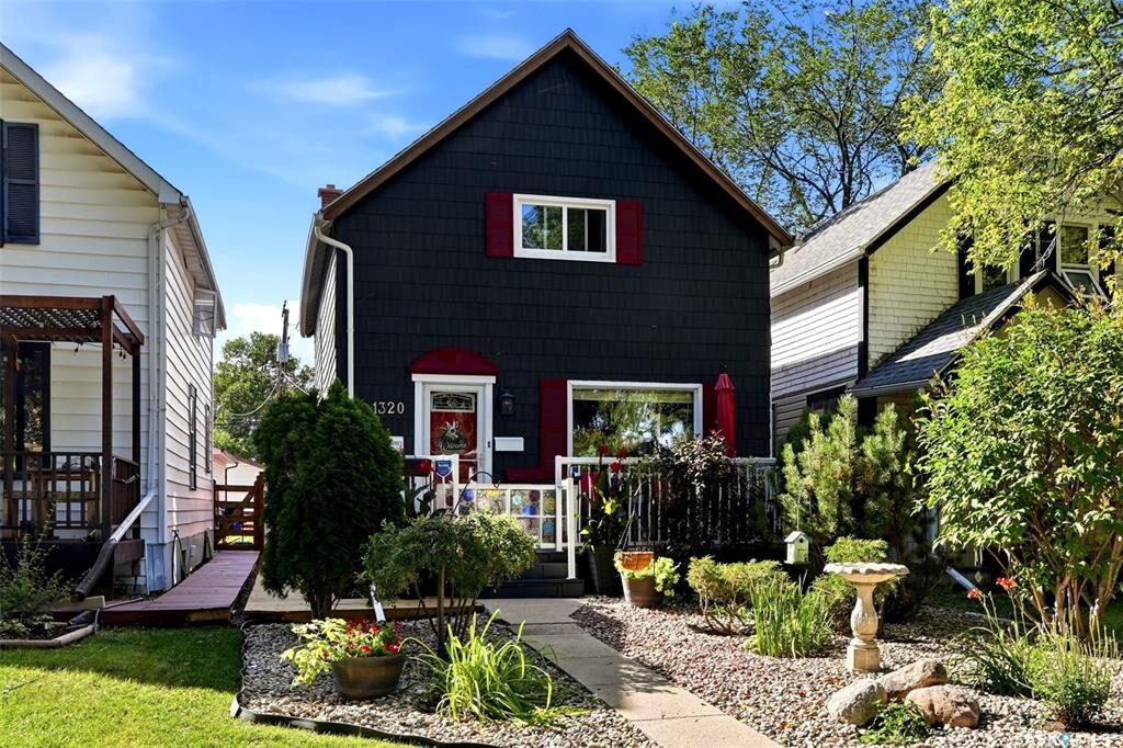 Property Photo:  1320 Princess Street  SK S4T 3Y8 