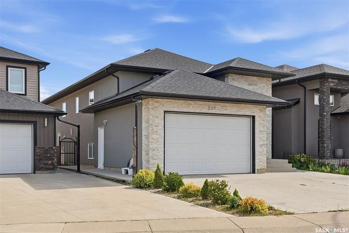 Property Photo: 239 Bentley Court SK S7L 6L4