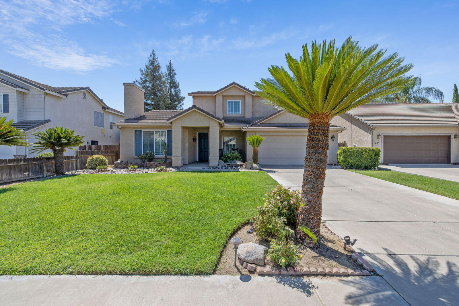 Property Photo:  615 W Loyola Avenue  CA 93277 