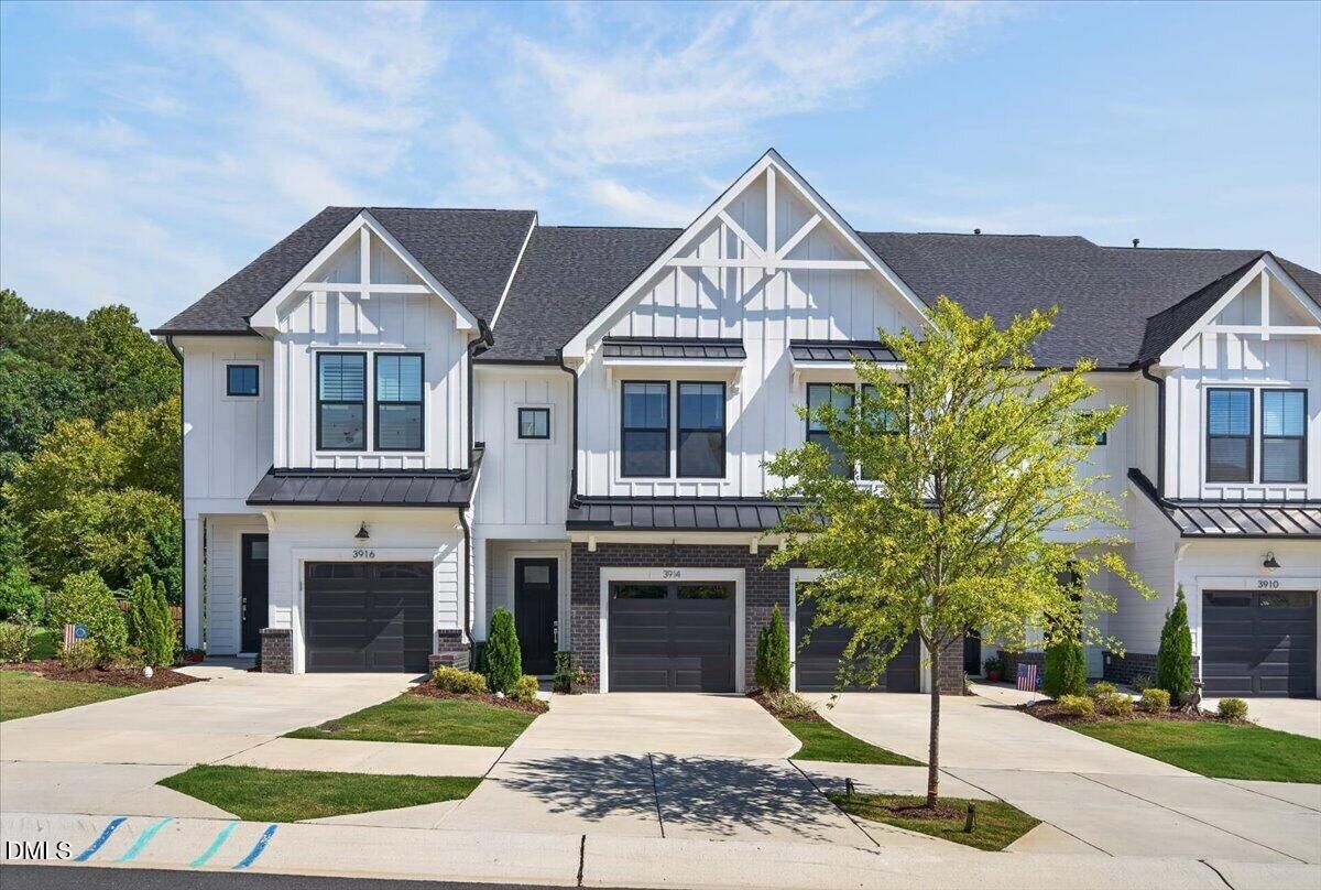 Property Photo: 3914 Lost Fawn Court NC 27612