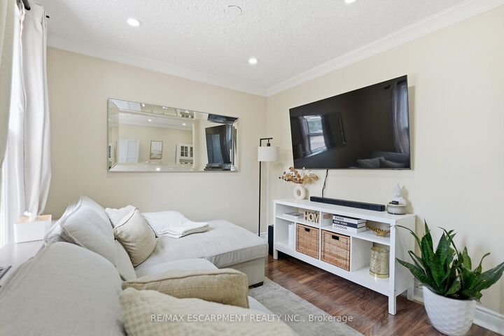Property Photo: 141 McAnulty Boulevard ON L8H 3H6