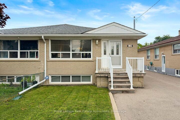 Property Photo: 139 Vodden Street E ON L6V 1M6