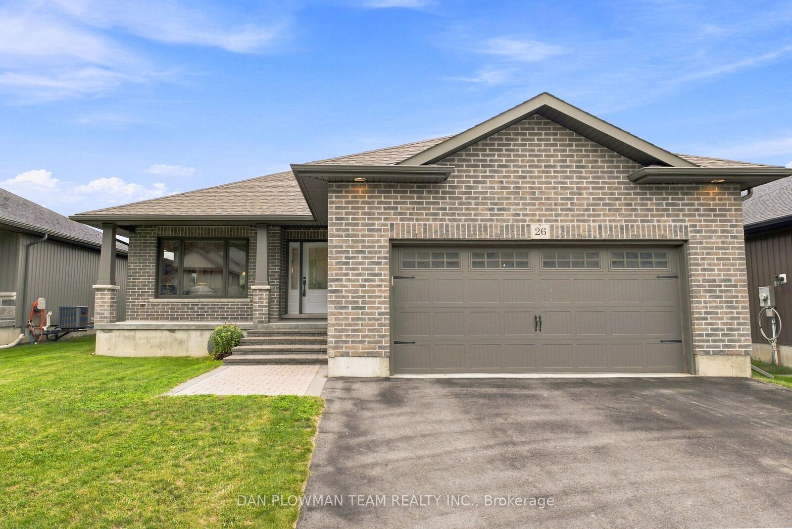 Property Photo:  26 Autumn Grove  ON K8V 0G8 