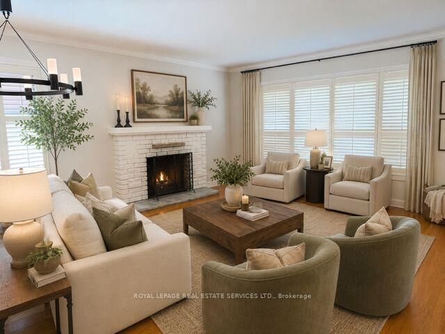 Property Photo:  9 Stockbridge Avenue N  ON M8Z 4M6 