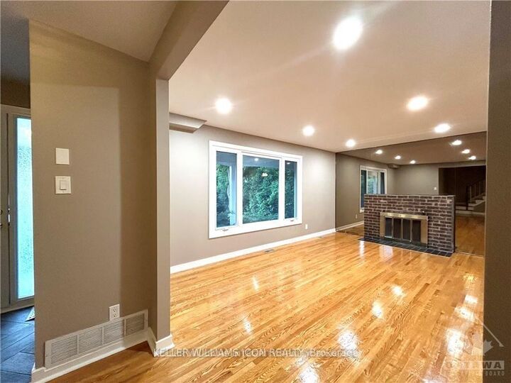 Property Photo:  19 Canfield Road  ON K2H 5S7 