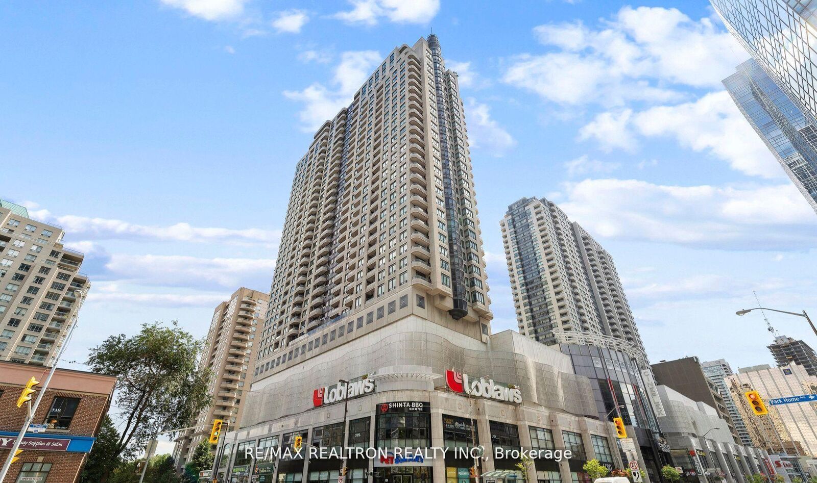 Property Photo:  33 Empress Avenue 1112  ON M2N 6Y7 