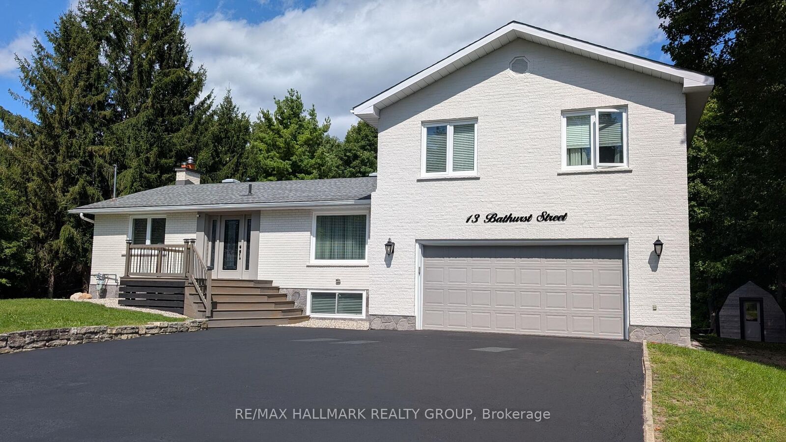 Property Photo:  13 Bathurst Street  ON K2W 1A7 