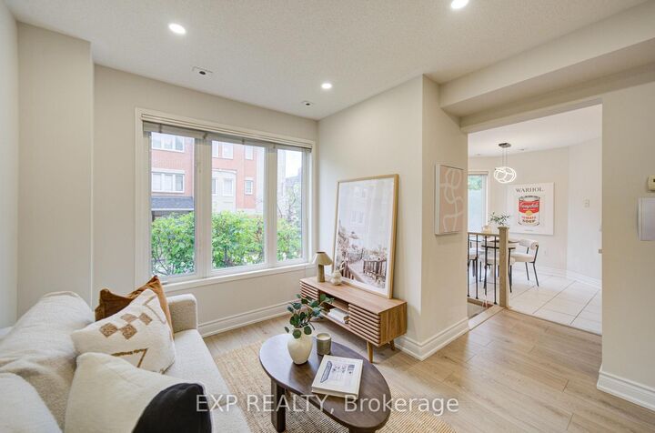 Property Photo:  19 Rosebank Drive W 602  ON M1B 5Z2 