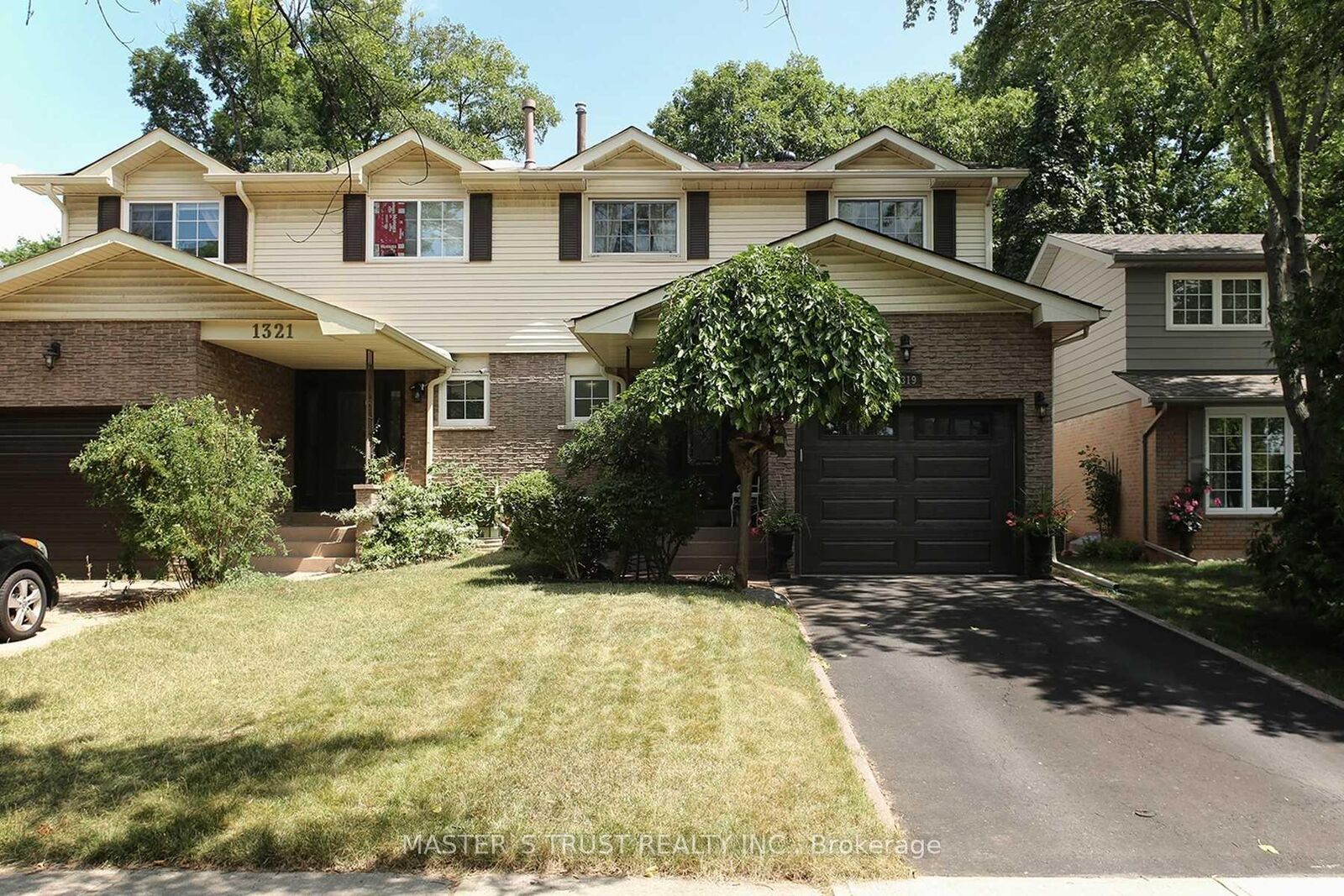 Property Photo:  1319 White Oaks Boulevard E  ON L6H 2N7 