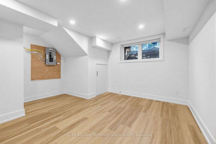 Property Photo:  269 Brunswick Avenue 1  ON M5S 2M6 