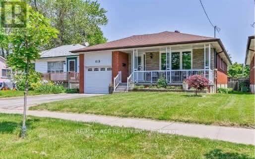 Property Photo:  127 Poplar Road Bsmt  ON M1E 1Z5 