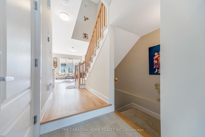 Property Photo:  921 Clarkia Street  ON K1T 0Y2 