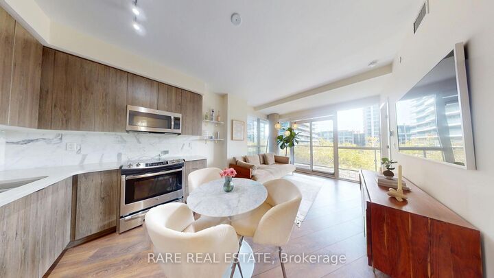 Property Photo:  50 Bruyeres Mews 905  ON M5V 0A7 