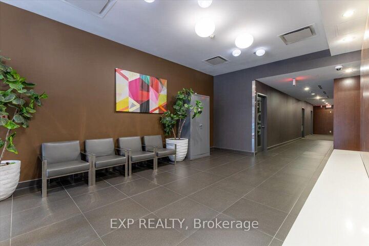 Property Photo:  340 McLeod Street 641  ON K2P 1A4 