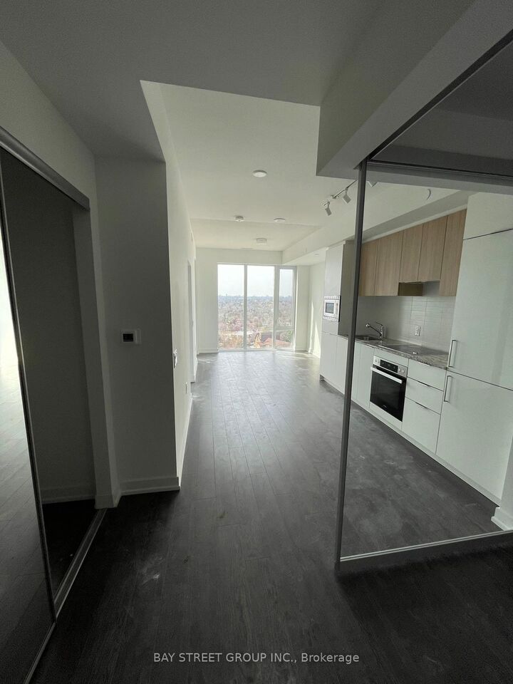Property Photo:  20 O'Neill Road  ON M3C 0R2 