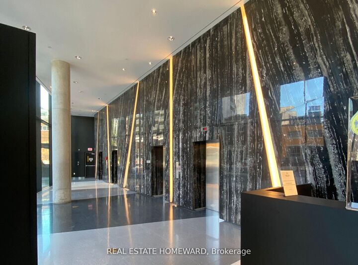 Property Photo:  125 Peter Street 1901  ON M5V 0M2 