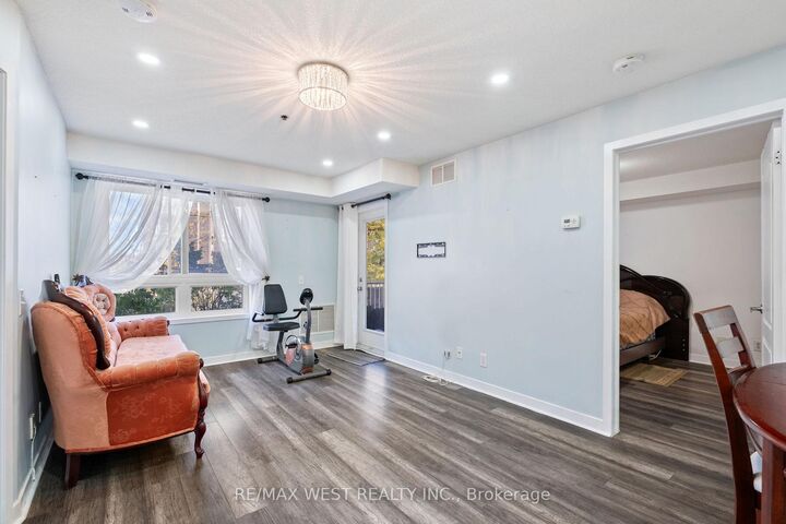 Property Photo:  4 Dayspring Circle 208  ON L6P 2Z5 