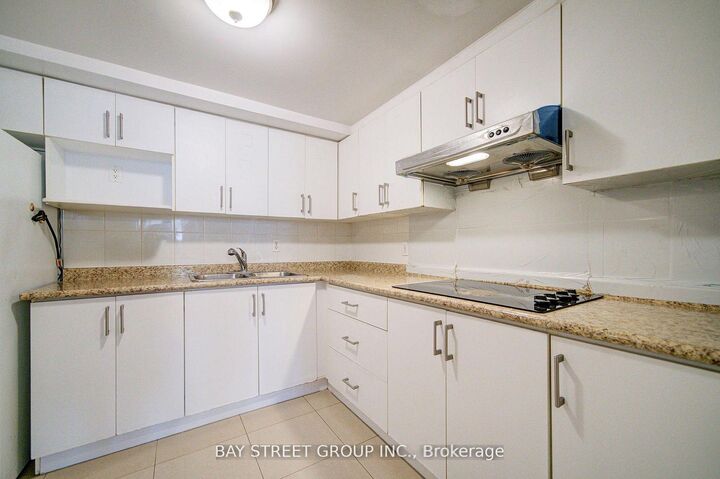 Property Photo:  5 Lockdare Street Bsmt  ON M1S 2Z5 