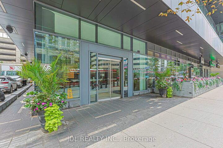 Property Photo:  770 Bay Street 1105  ON M5G 0A6 