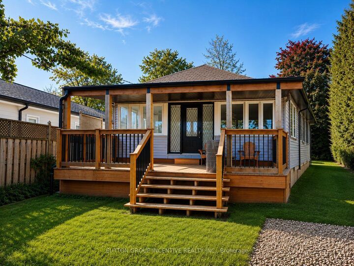 Property Photo:  1556 Houston Avenue  ON L9S 4M7 