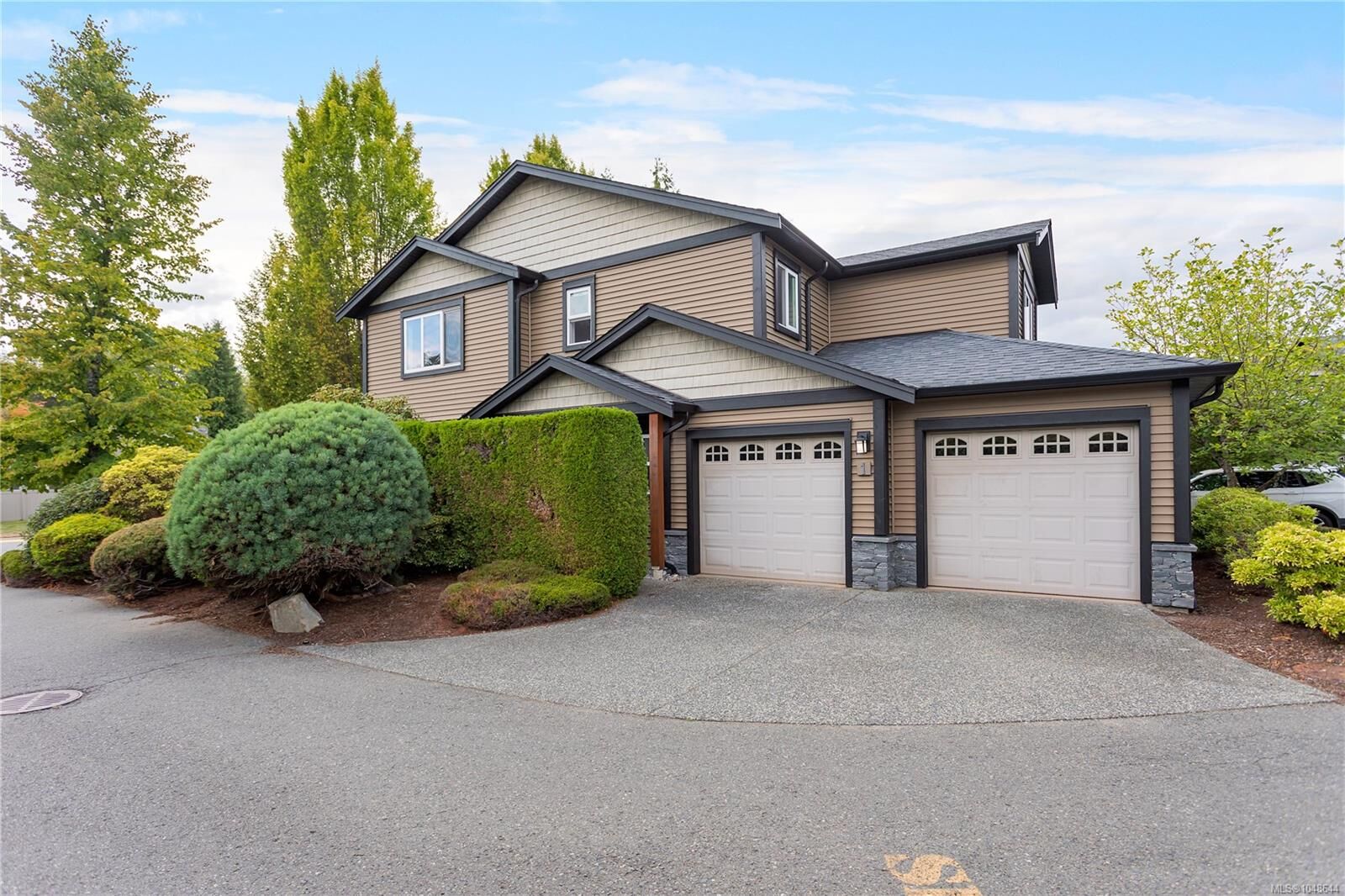 Property Photo:  6240 Parkwood Dr  BC V9T 6K9 