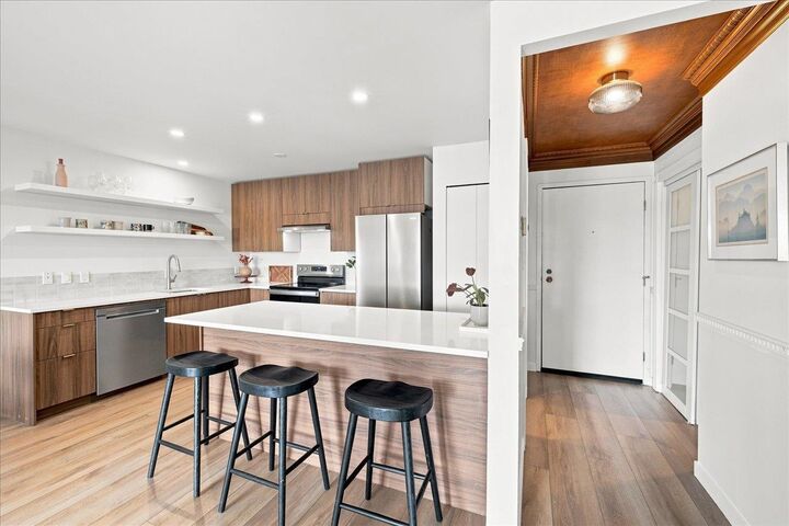 Property Photo:  236 W 2nd Street 207  BC V7M 1C6 