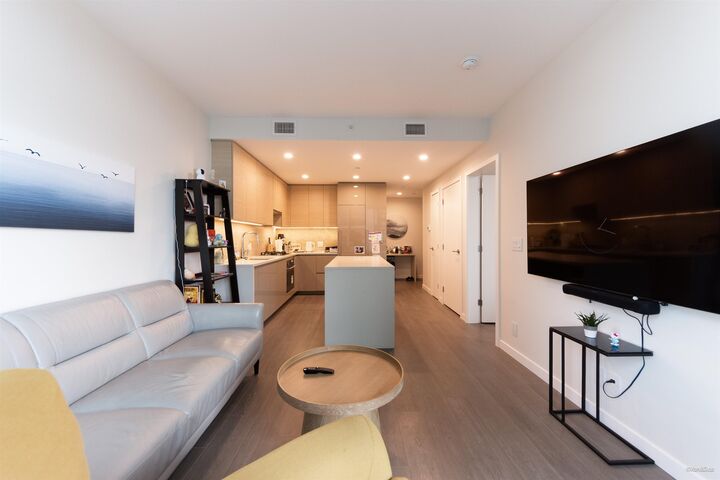 Property Photo:  2108 Gilmore Avenue 3012  BC V5C 0N8 