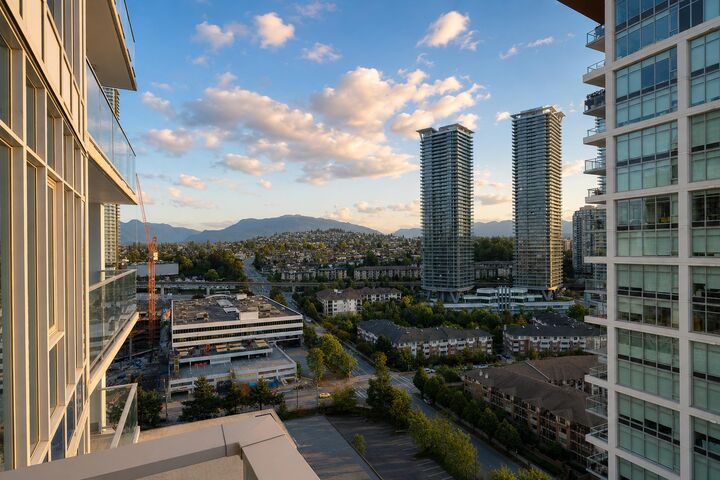 Property Photo:  2351 Beta Avenue 1801  BC V5C 0M2 
