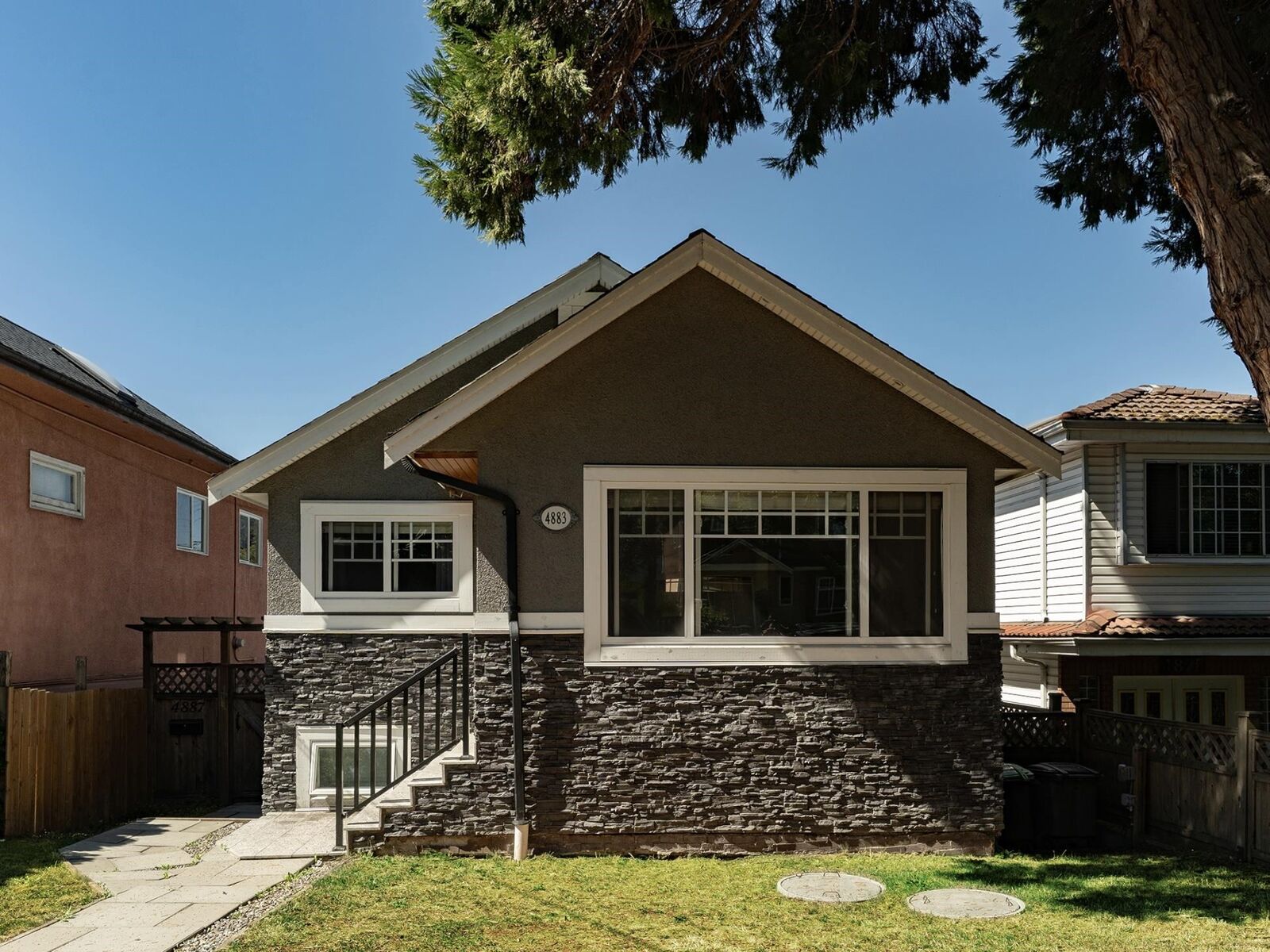 Property Photo:  4883 Beatrice Street  BC V5N 4J5 