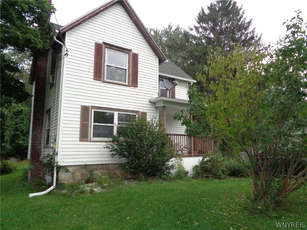 Property Photo: 429 E Oak Orchard Street NY 14103