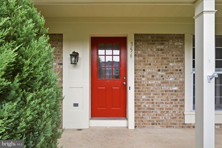 Property Photo:  356 Millbrook Terrace NE  VA 20176 